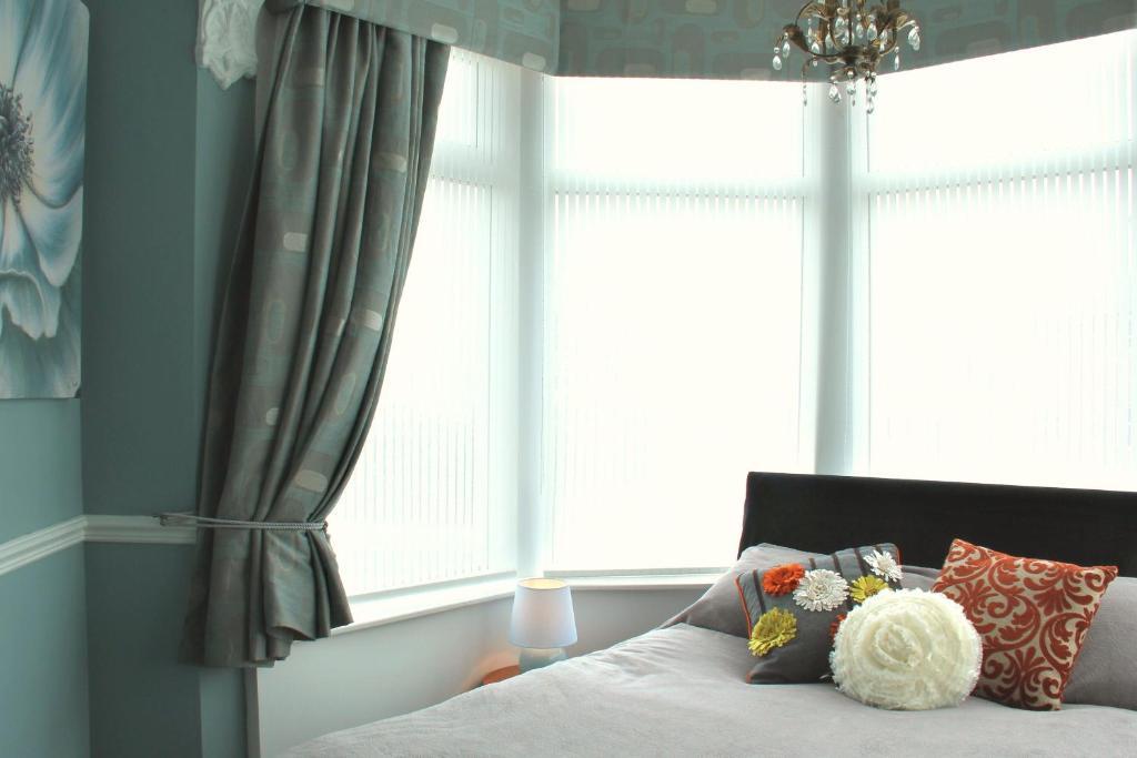 Dunsandles Guesthouse Wallasey Oda fotoğraf